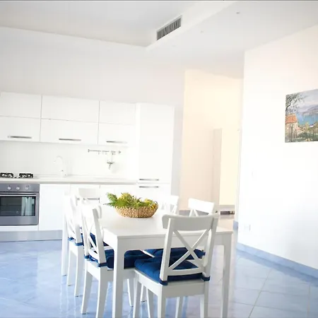 Fountain House Sorrento Apartment